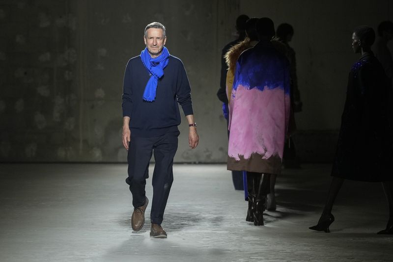 Desainer Dries Van Noten Pamit dari Dunia Fashion